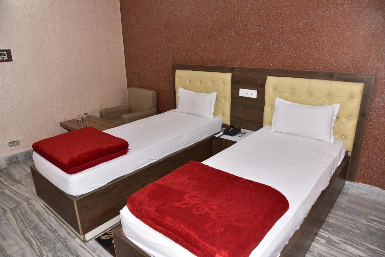 Hotel Royal Surya Гая Екстер'єр фото